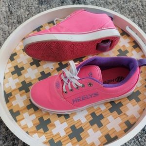 - Heelys girl roller shoes